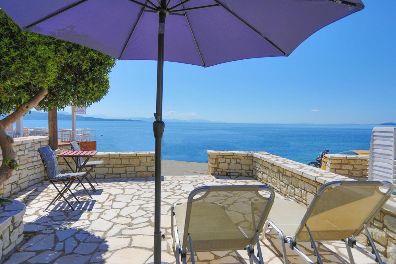 Kaminaki Beachfront Apartments Nisaki  外观 照片