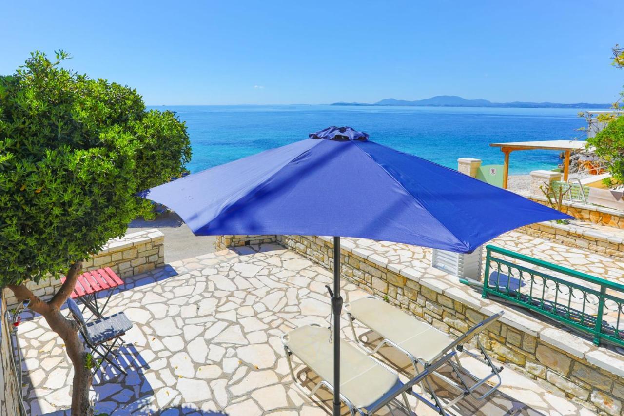 Kaminaki Beachfront Apartments Nisaki  外观 照片