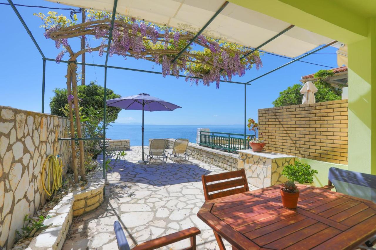 Kaminaki Beachfront Apartments Nisaki  外观 照片