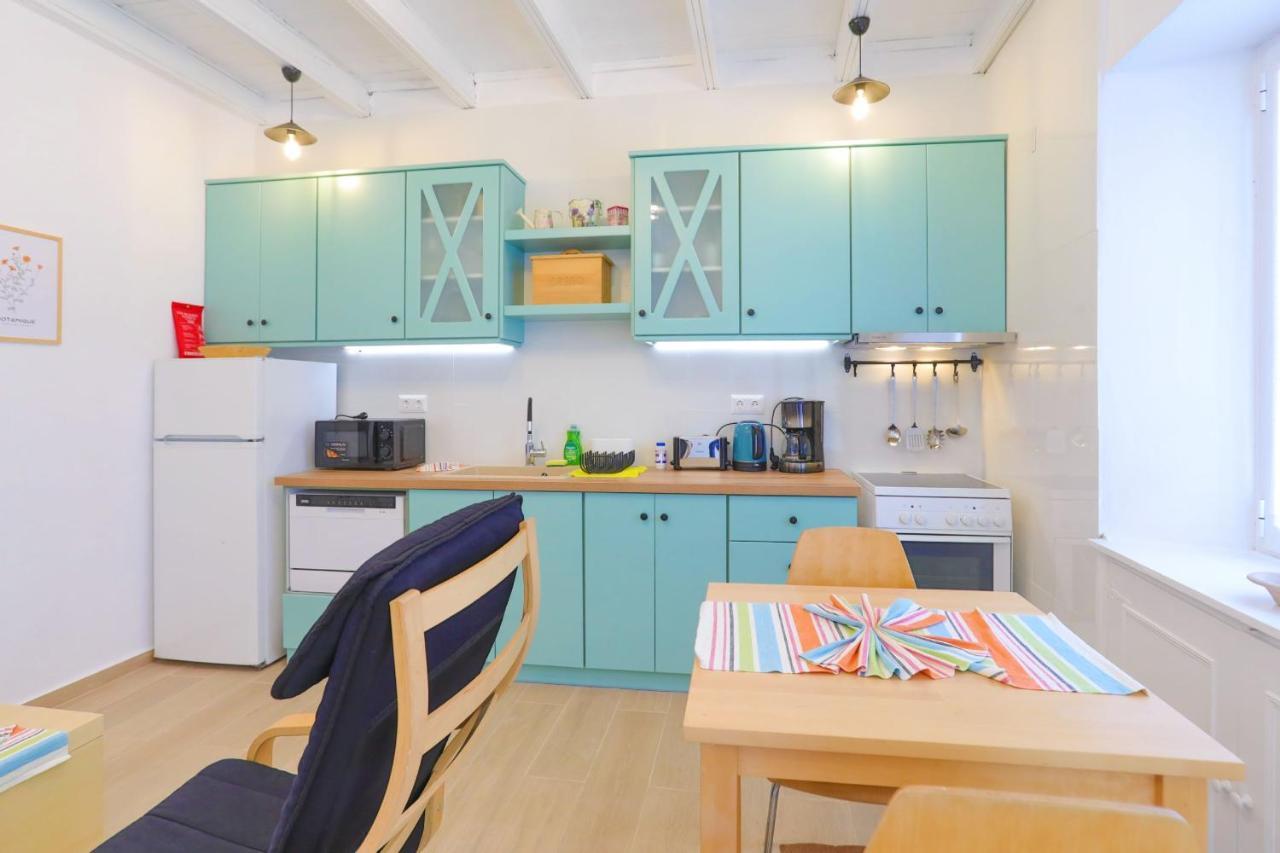 Kaminaki Beachfront Apartments Nisaki  外观 照片