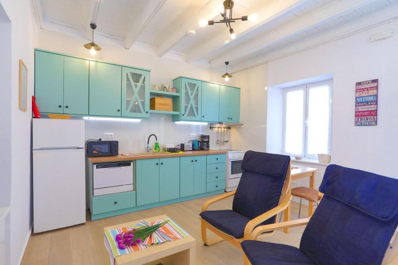 Kaminaki Beachfront Apartments Nisaki  外观 照片
