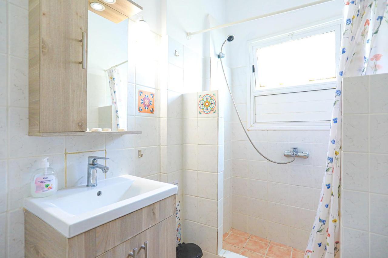 Kaminaki Beachfront Apartments Nisaki  外观 照片
