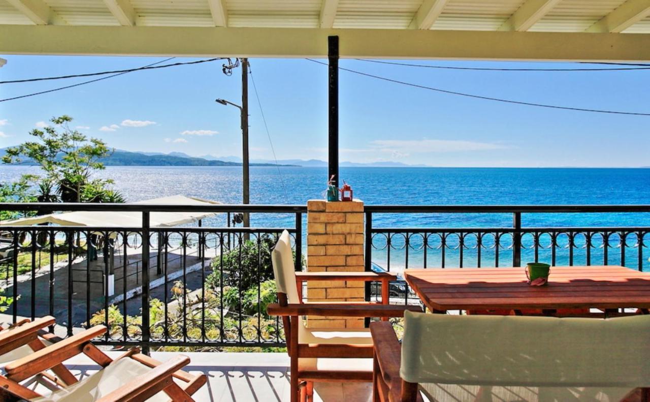Kaminaki Beachfront Apartments Nisaki  外观 照片
