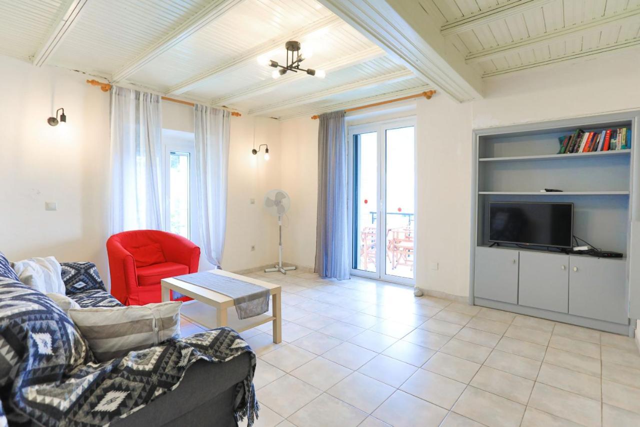 Kaminaki Beachfront Apartments Nisaki  外观 照片