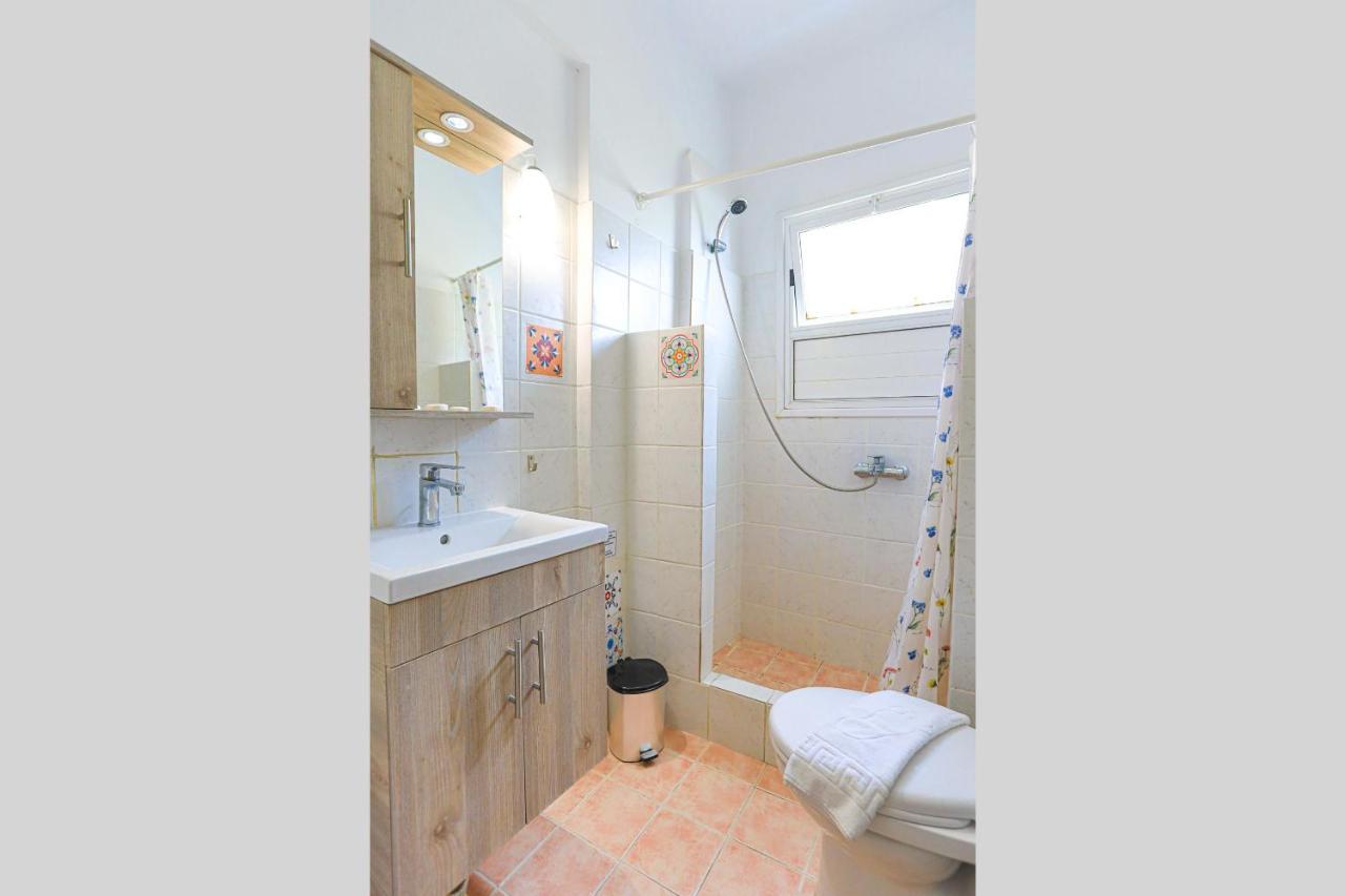 Kaminaki Beachfront Apartments Nisaki  外观 照片