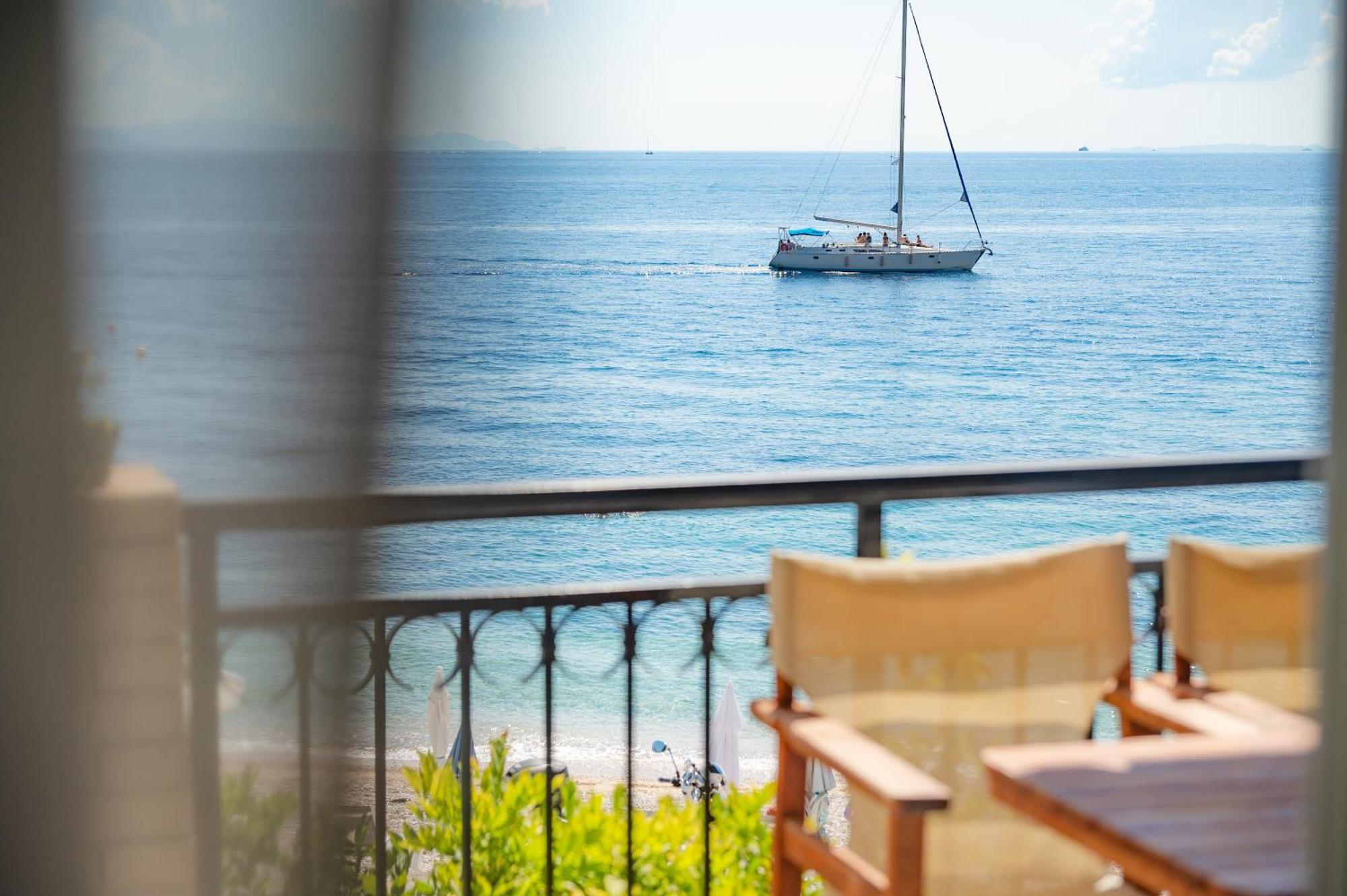 Kaminaki Beachfront Apartments Nisaki  外观 照片